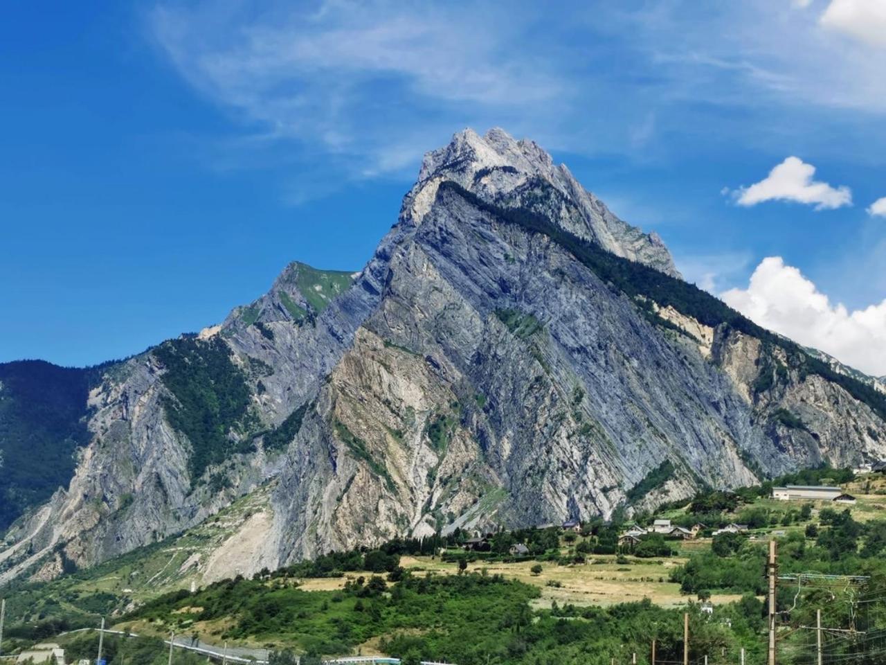 Hotel Le Marintan Saint-Michel-de-Maurienne Bagian luar foto