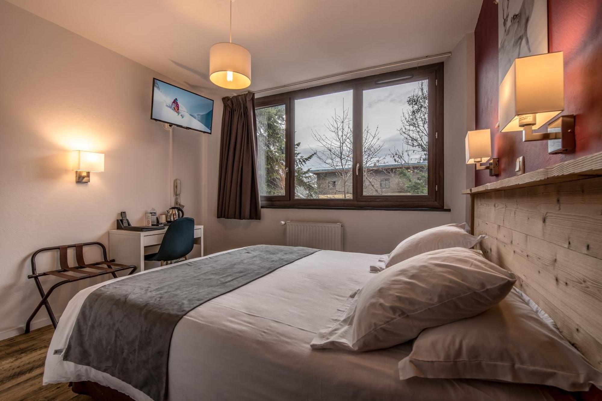 Hotel Le Marintan Saint-Michel-de-Maurienne Bagian luar foto
